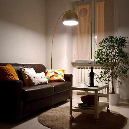 A Casa Di Pizz - Bilocale Con Parcheggio Privato Daire Savona Dış mekan fotoğraf