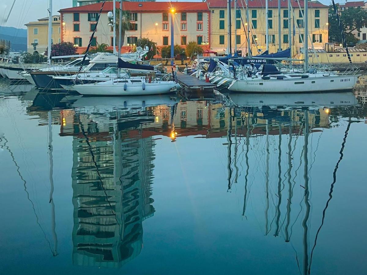 A Casa Di Pizz - Bilocale Con Parcheggio Privato Daire Savona Dış mekan fotoğraf